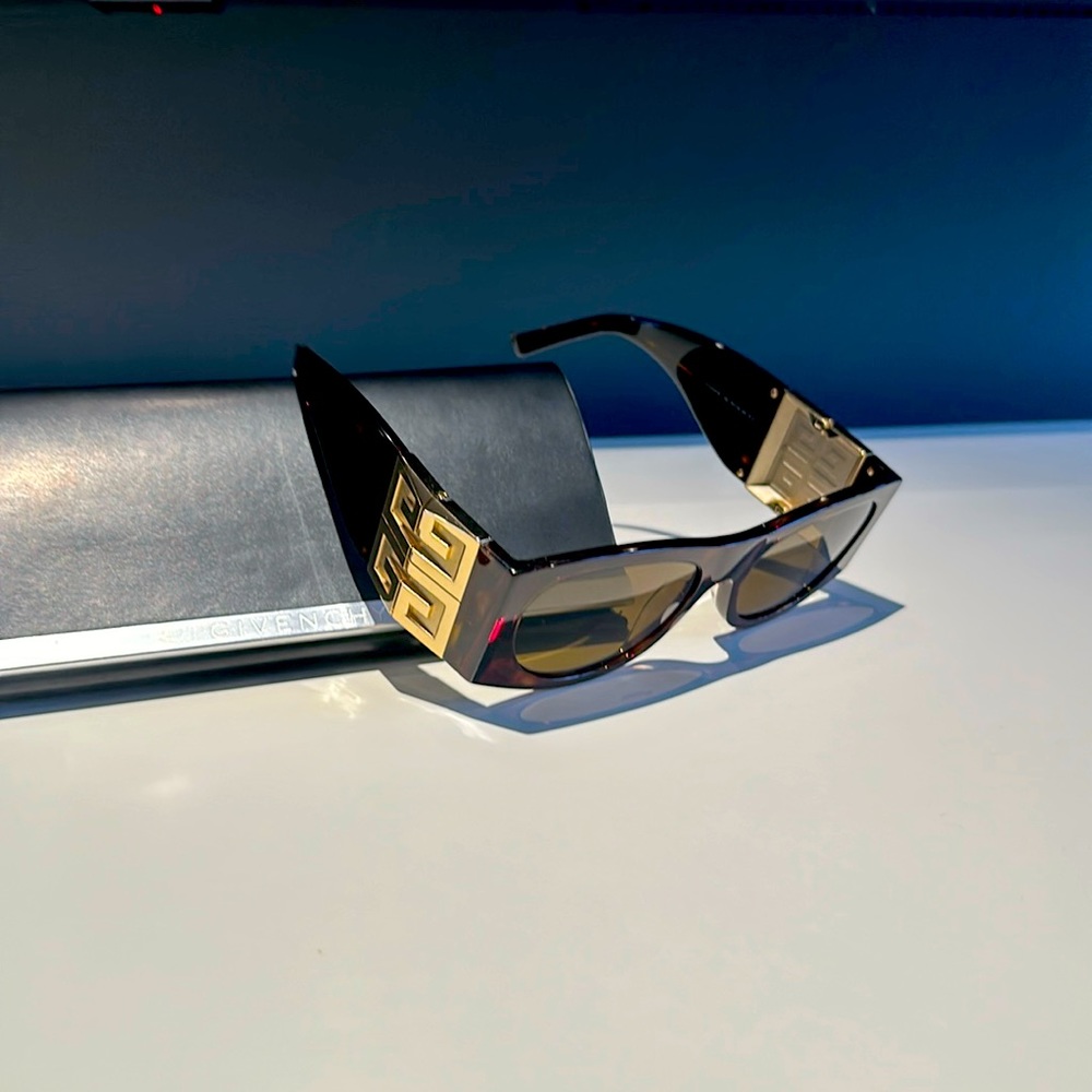 BRAND NEW never worn Givenchy sunglasses!